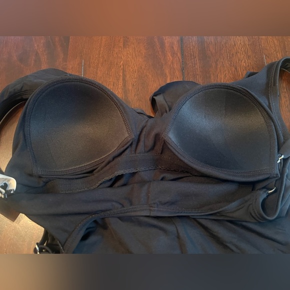 Jantzen Black Ruffle One-Piece Swimsuit - Size 8 - Picture 3 of 5